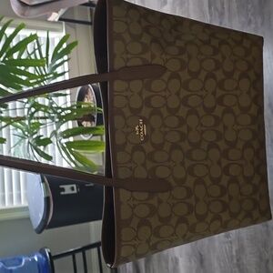 Coach Tote